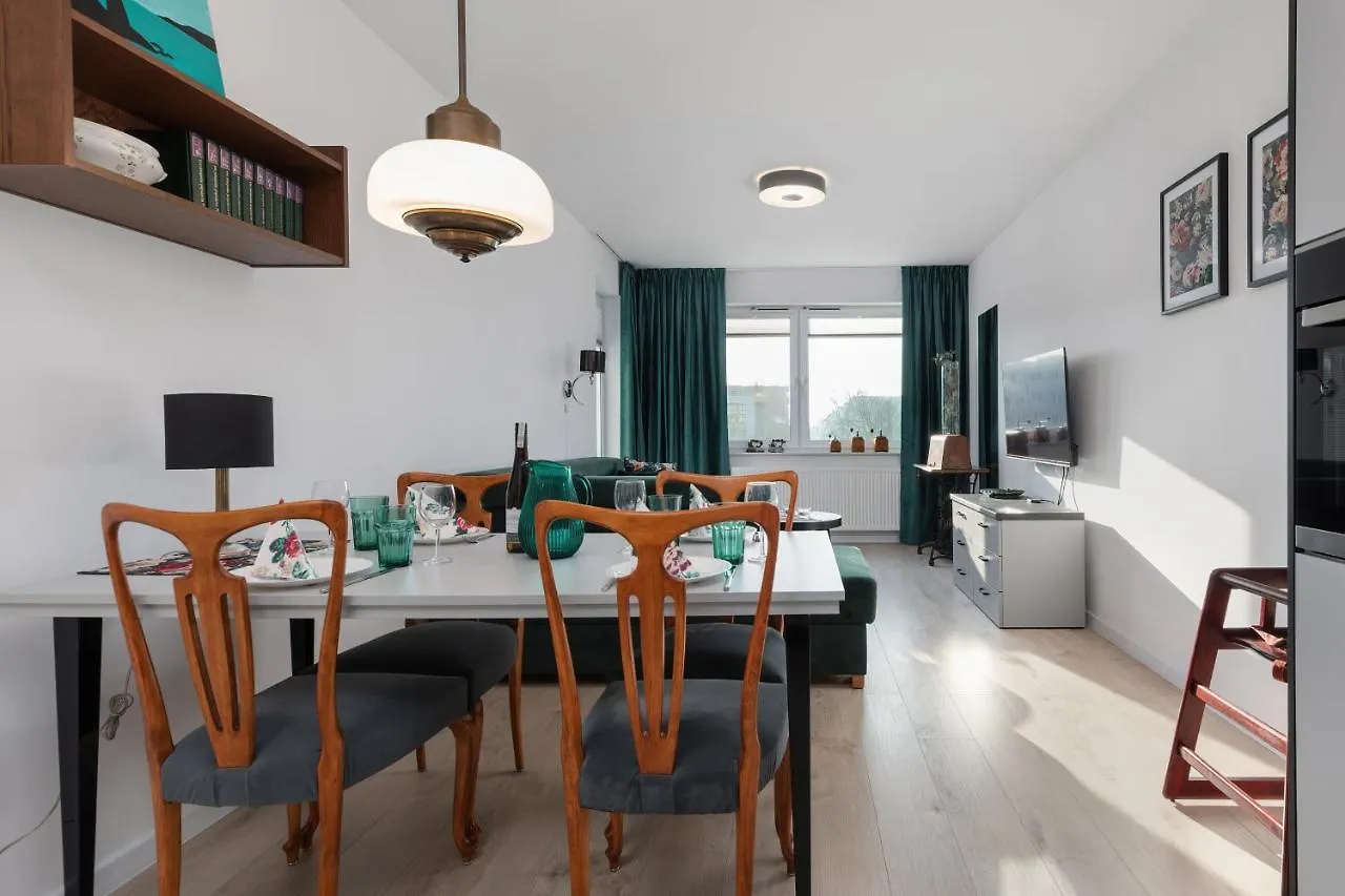 Apartament Retro Apartament Cztery Pory Roku by Renters Kołobrzeg
